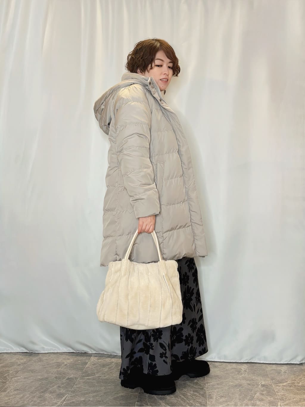 たみさんの「SHOO･LA･RUE｜【洗濯機可/撥水】フェイクファーフード ロングダウン」を使ったコーディネート