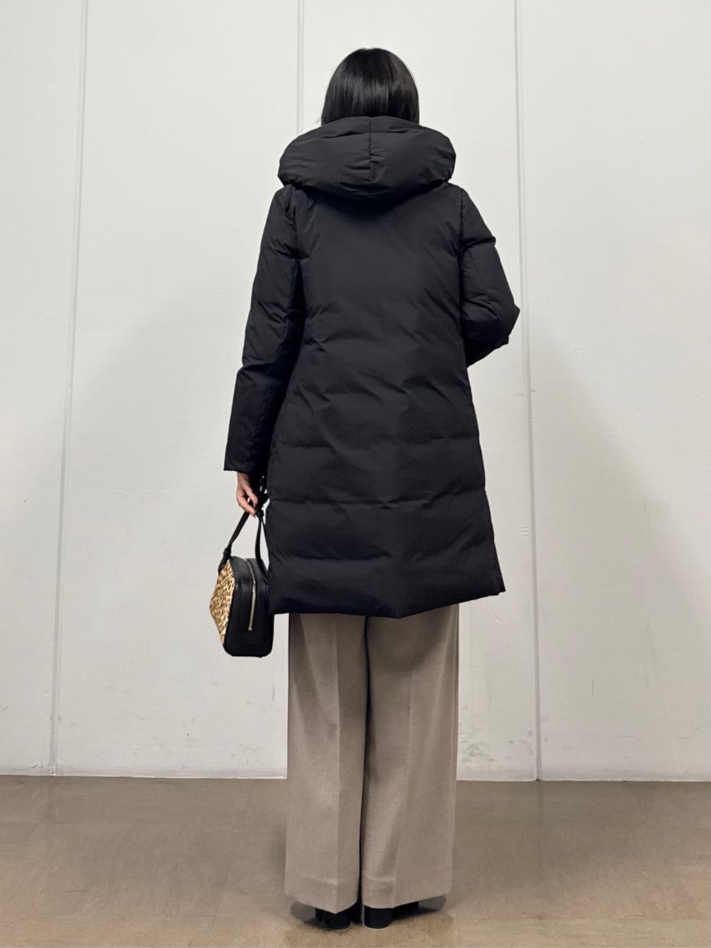 mizukiさんの「INDIVI｜【撥水／洗える】ステッチレス ロングダウンコート」を使ったコーディネート