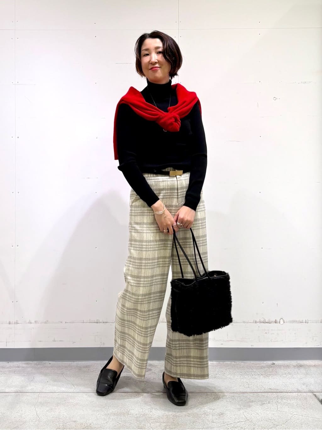 yuriさんの「INDIVI｜【洗える／毛玉になりにくい】エクストラファインウール リブタートルニット」を使ったコーディネート