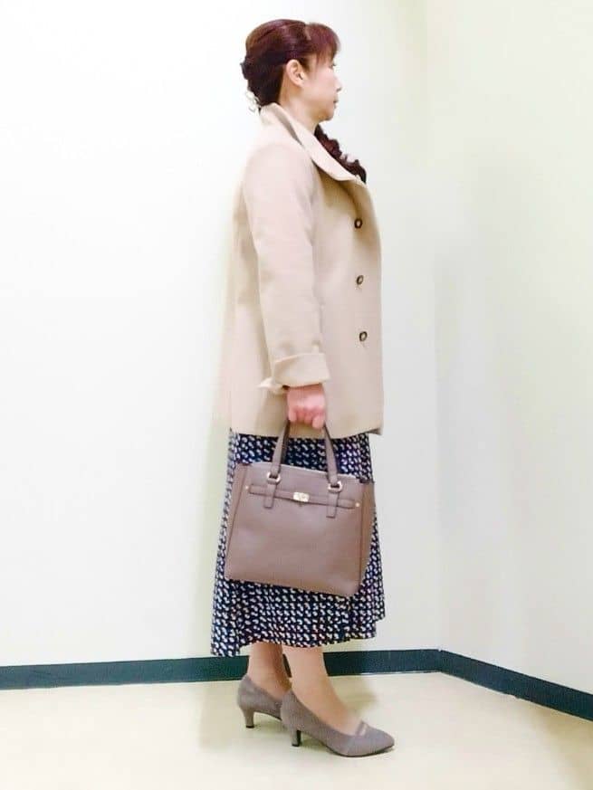 花さんの「Reflect｜【SS-4Lサイズ／衿が顔に当たらない◎】スタンドネックミドルコート」を使ったコーディネート