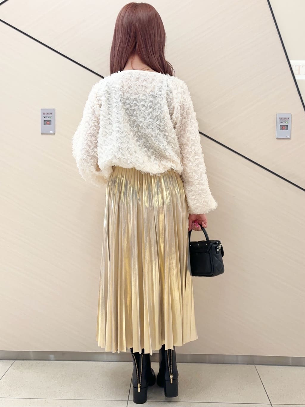Rinaさんの「DRESSTERIOR｜◆【洗える/ストレッチ性/オンオフ】箔プリントプリーツスカート」を使ったコーディネート