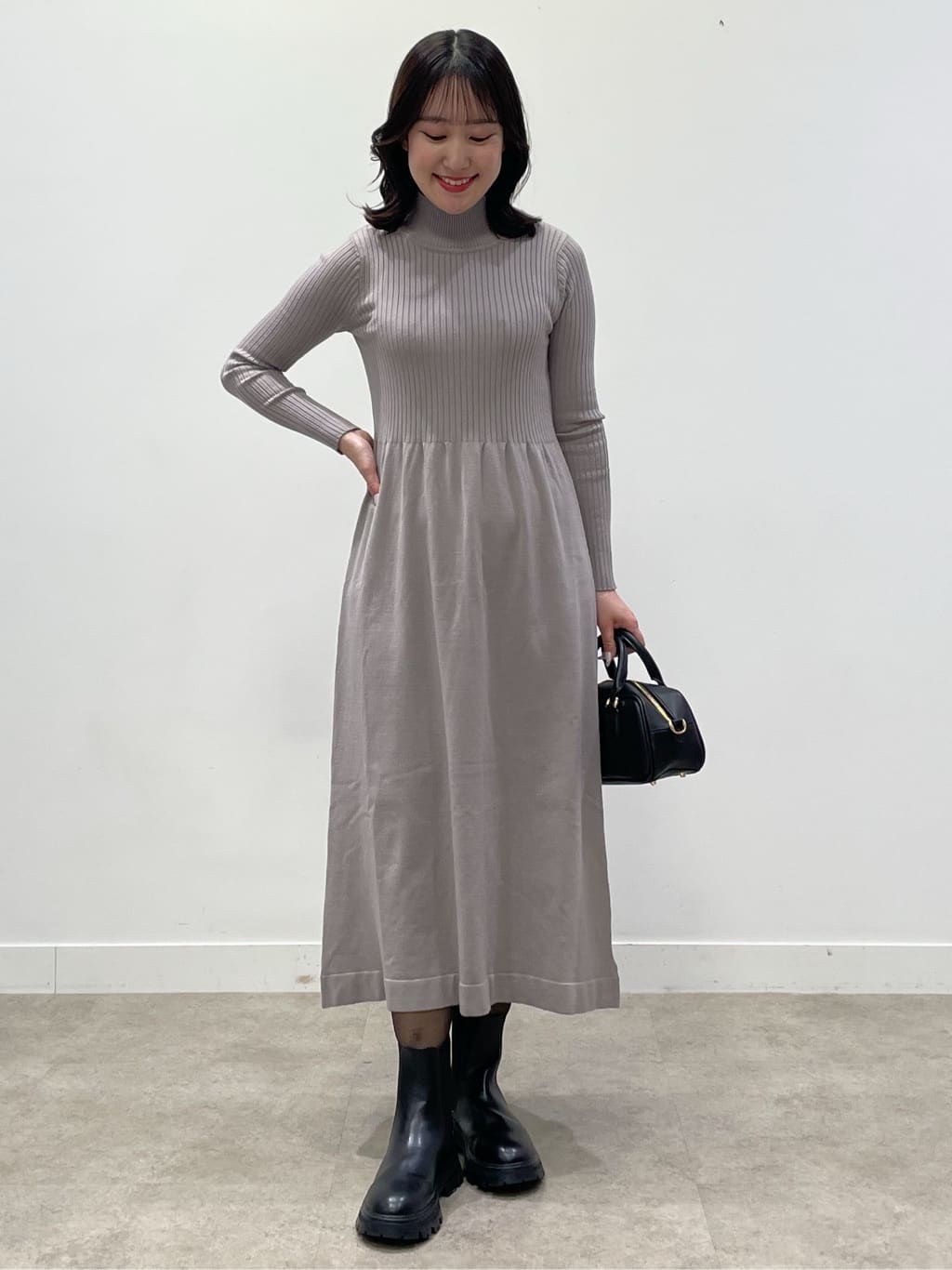 yukariさんの「Dessin｜【2点セット・洗える】シャギーベストニットワンピース」を使ったコーディネート