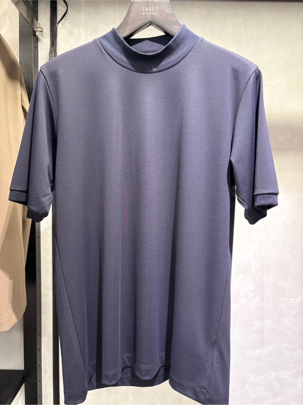 s___sさんの「TAKEO KIKUCHI｜【COOL CITY WEAR】モックネック プルオーバー /接触冷感」を使ったコーディネート