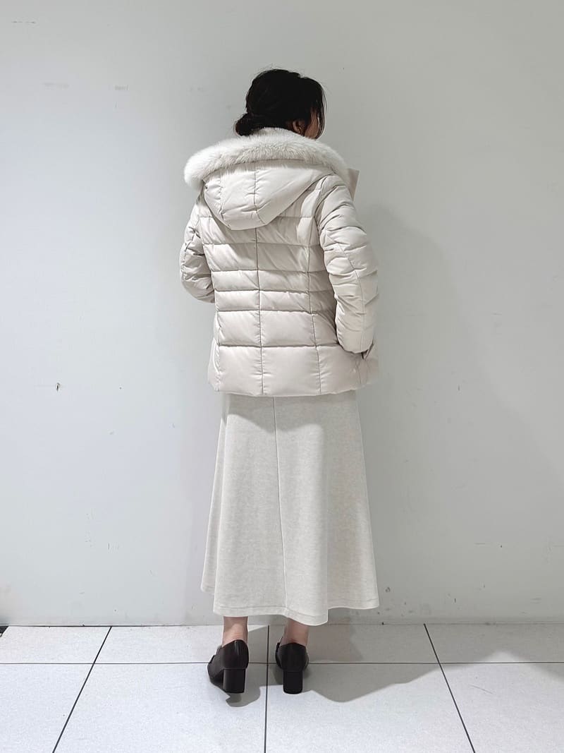 そんさんの「INDIVI｜【名品／撥水／抗菌防臭】ショート丈リサイクルダウンコート」を使ったコーディネート