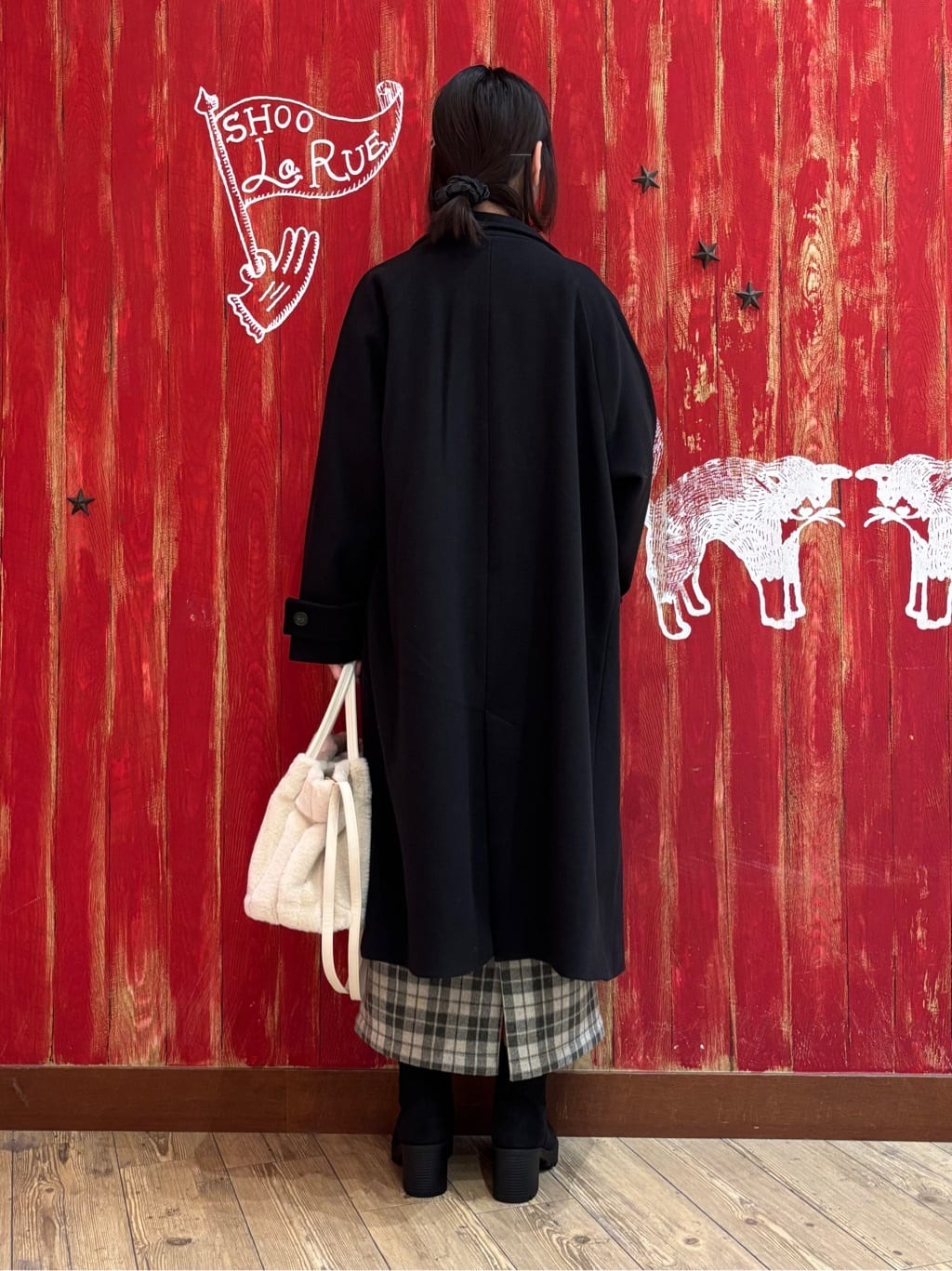 マエDさんの「SHOO･LA･RUE｜【高レビュー/2WAY】きれい見えで上品な ストライプファートートバッグ」を使ったコーディネート