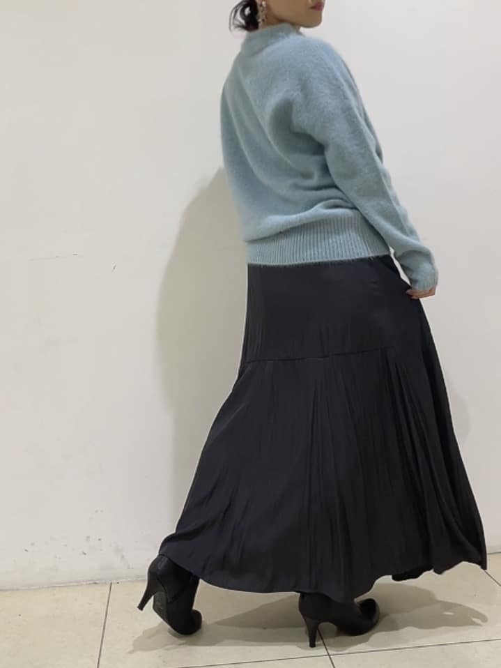 watanabeさんの「UNTITLED｜【大人な品格/ふわふわニット】フォックスカシミヤ コクーンニット」を使ったコーディネート