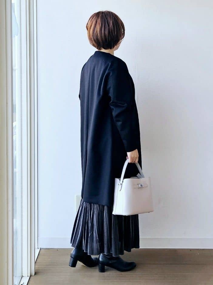 やじまさんの「UNTITLED｜【アンサンブル可/洗える】シルクウールカシミヤ ドルマンスリーブニット」を使ったコーディネート
