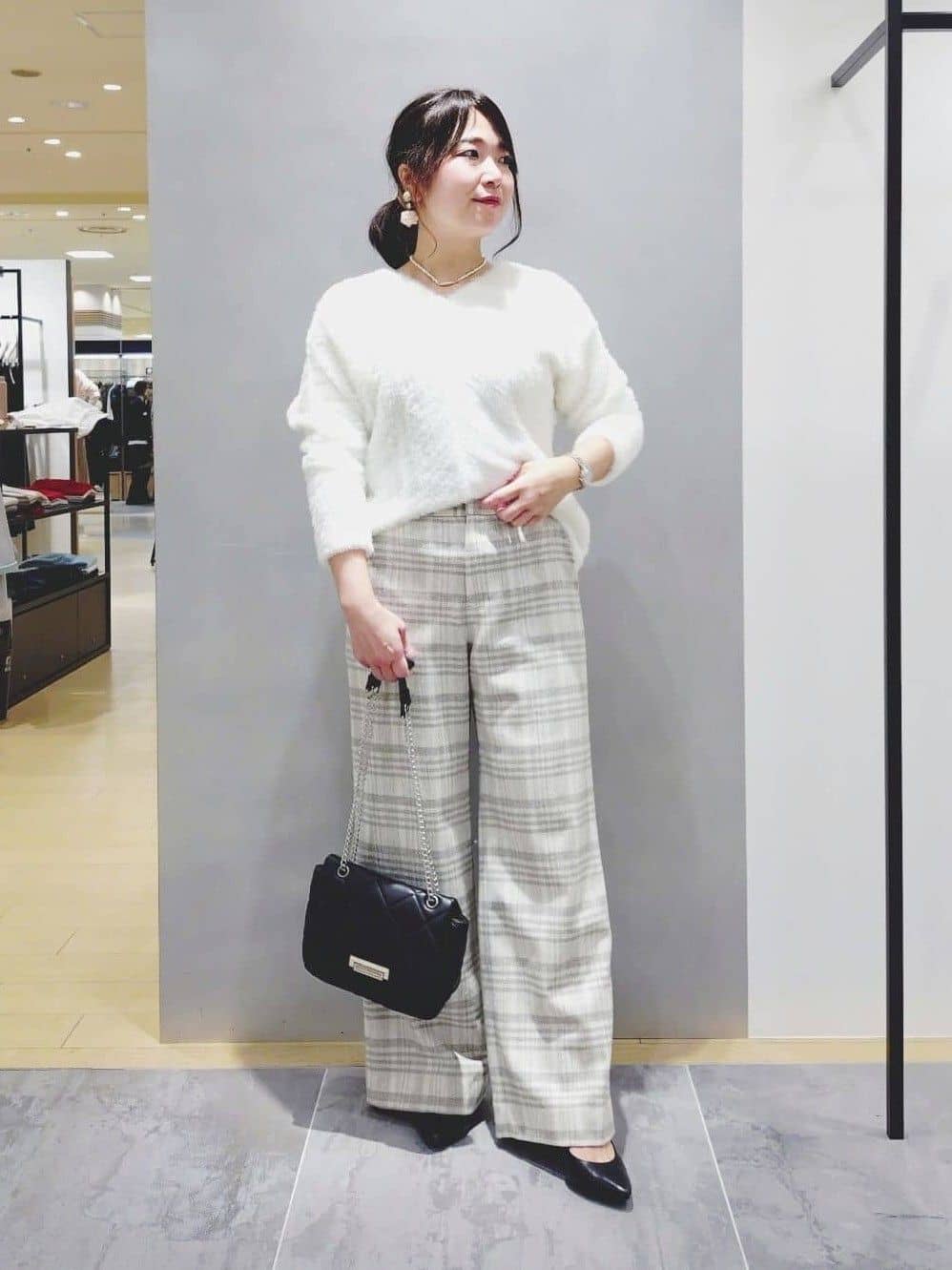 TOMOMIさんの「INDIVI｜【褒められパンツ／ウール混】ウォームウール ワイドパンツ」を使ったコーディネート