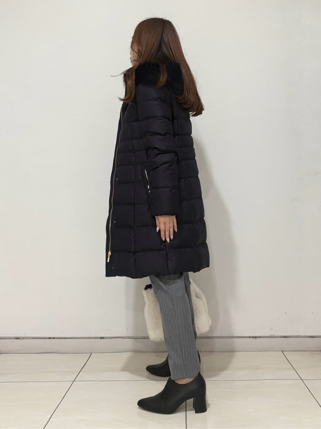kahoさんの「INDIVI｜【名品／撥水／抗菌防臭】ロング丈リサイクルダウンコート」を使ったコーディネート