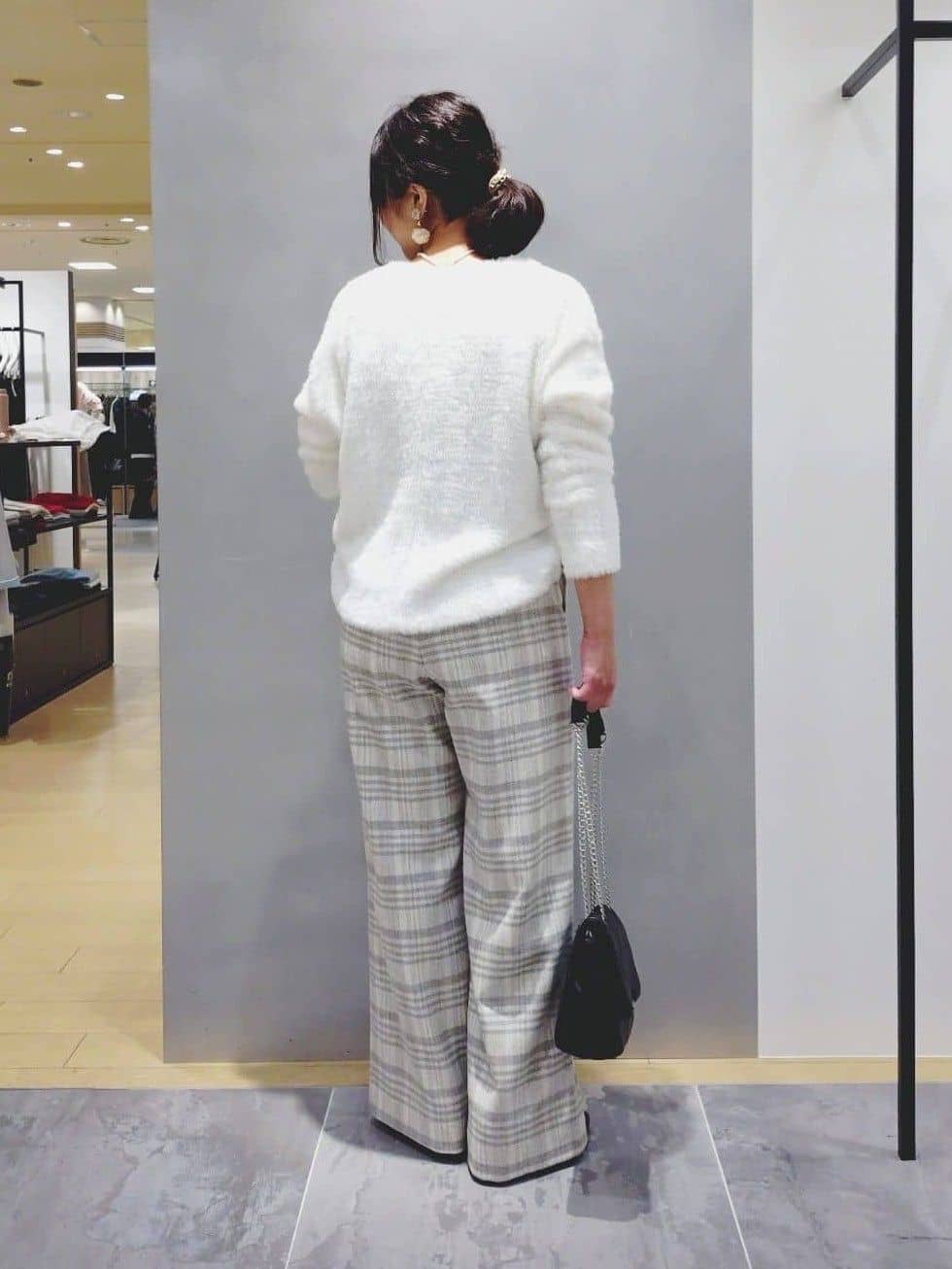 TOMOMIさんの「INDIVI｜【褒められパンツ／ウール混】ウォームウール ワイドパンツ」を使ったコーディネート