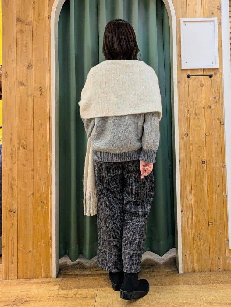 ショーコラさんの「SHOO･LA･RUE｜【S-LL】配色デザインがポイント ざっくり編みゆるニット」を使ったコーディネート