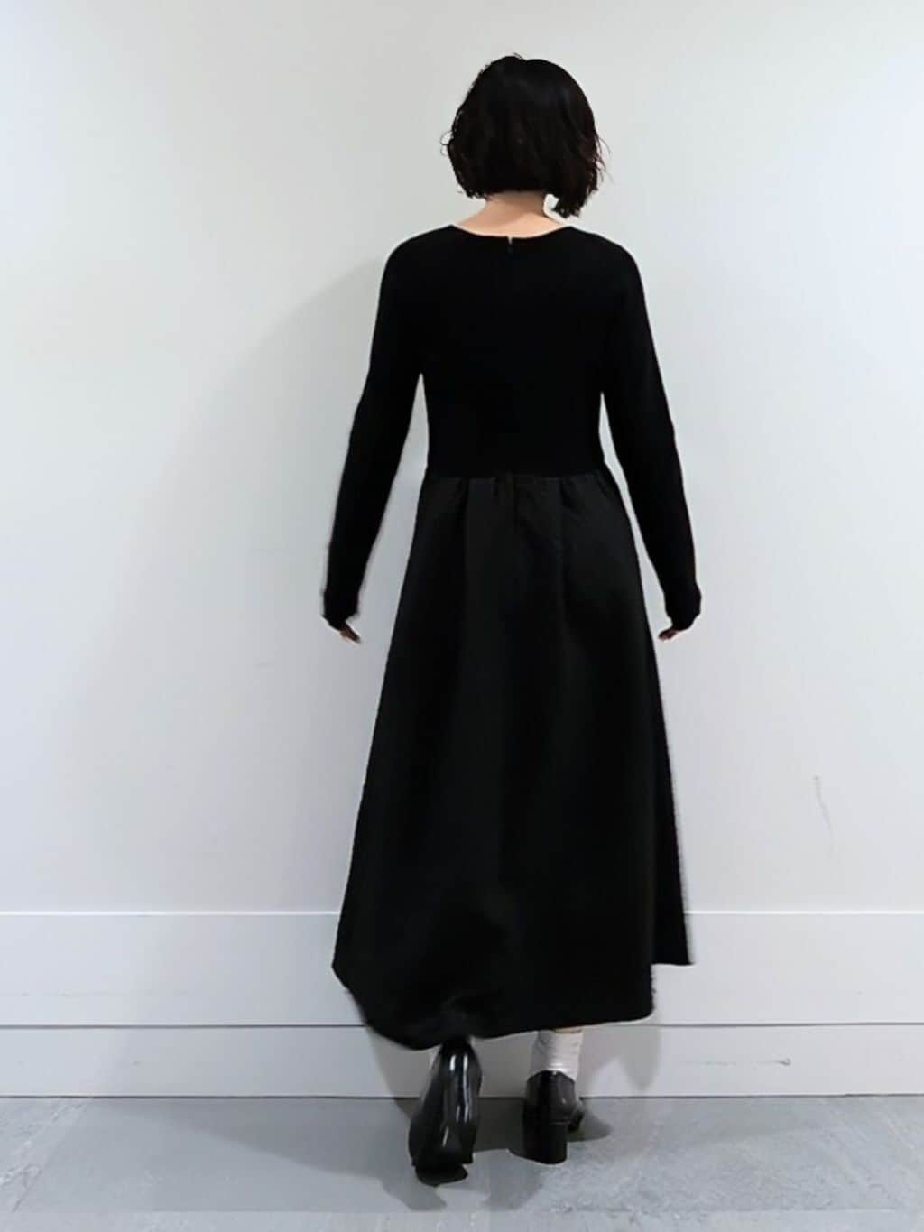 ミズタさんの「UNTITLED｜【大人フェミニン/トレンド】ニット&times;ジャカード ドッキングワンピース」を使ったコーディネート