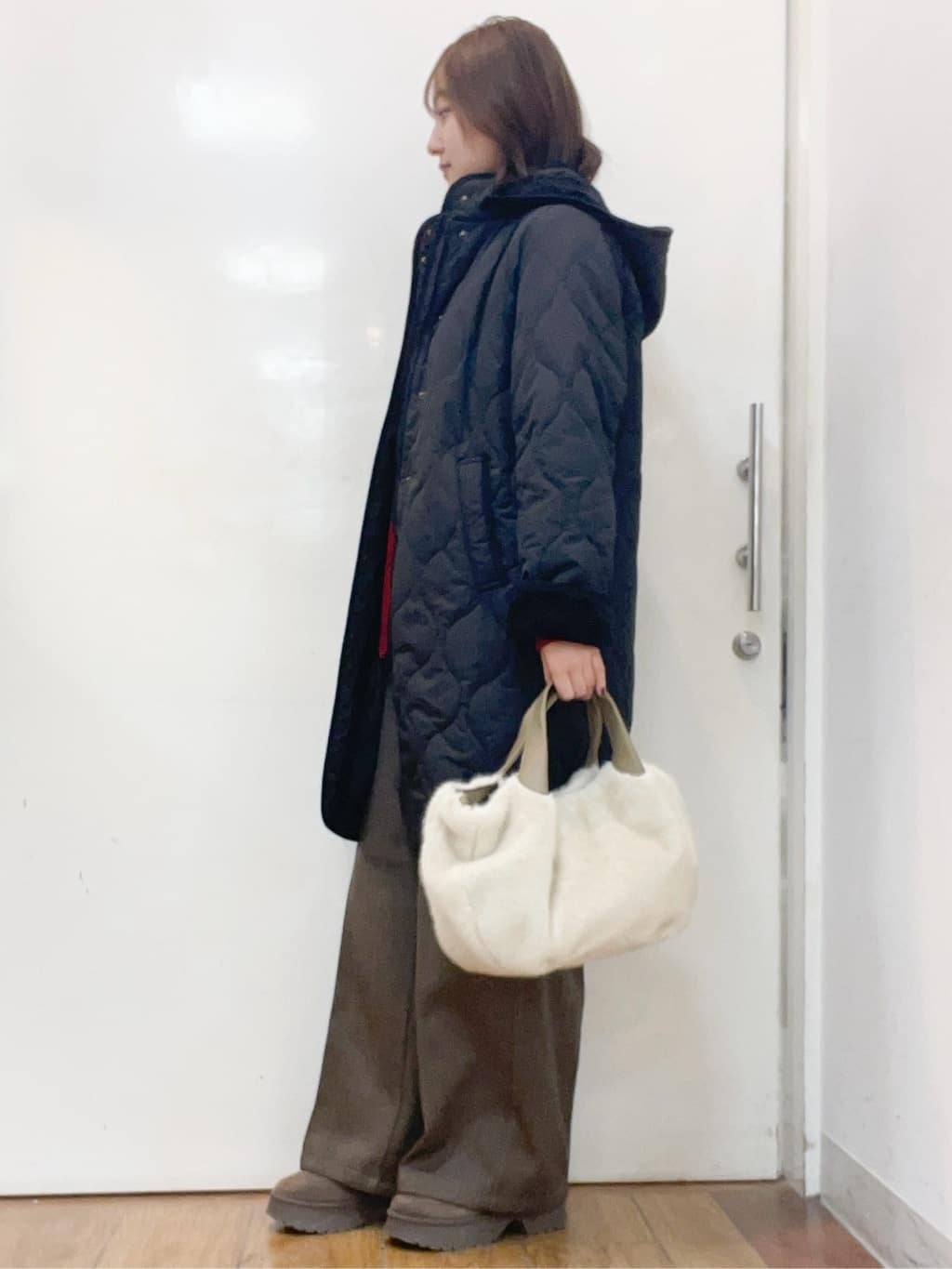 sakiさんの「SHOO･LA･RUE｜【洗濯機可／毛玉レス】シンプルケーブル柄ニット」を使ったコーディネート