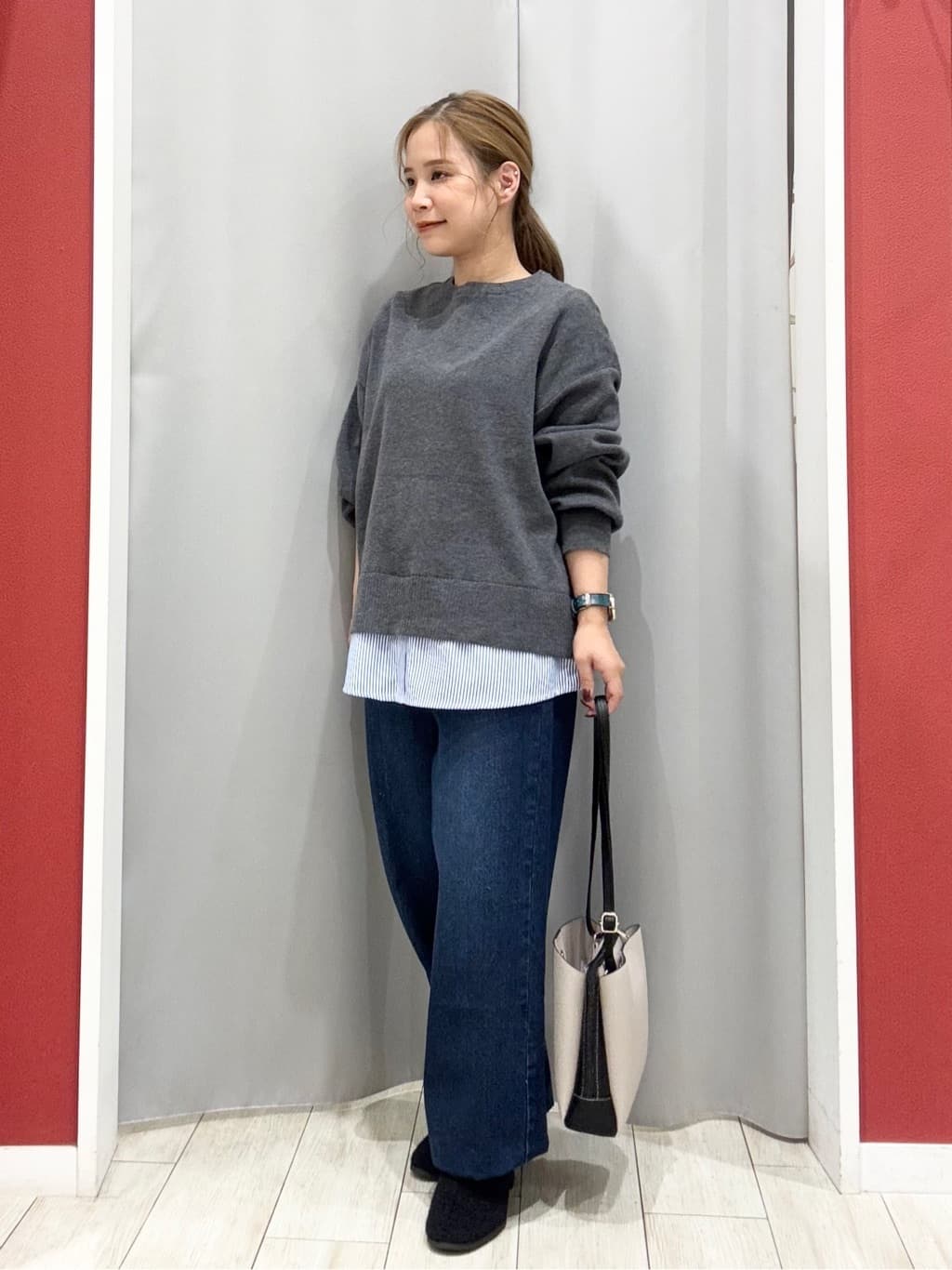 shioさんの「SHOO･LA･RUE｜【高レビュー/S-LL】脚のラインを拾いにくい デニムワイドパンツ」を使ったコーディネート