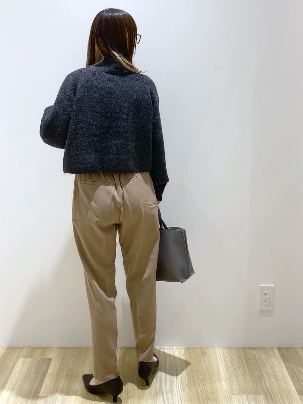 えりさんの「OPAQUE.CLIP｜ウォームタッチ イージーテーパードパンツ【洗濯機洗OK／ストレッチ】」を使ったコーディネート