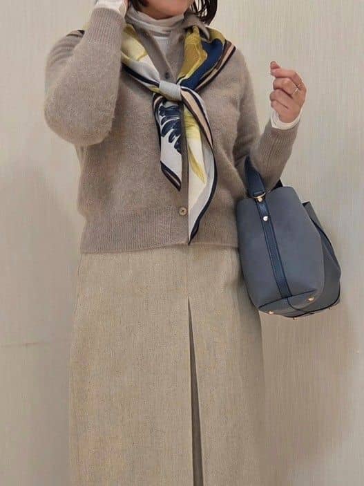 naokoさんの「UNTITLED｜【ふわふわニット/オンオフ使える】フォックスカシミヤ衿付きカーディガン」を使ったコーディネート