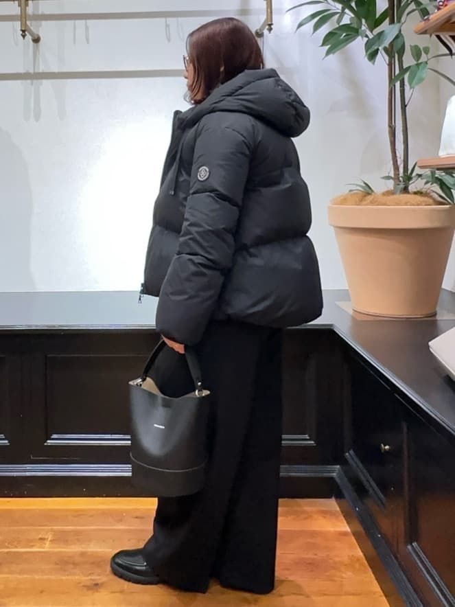 Asamiさんの「DRESSTERIOR｜シュリンクレザーバケットBAG」を使ったコーディネート