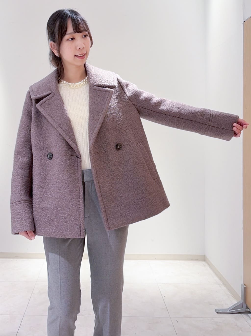 yurinaさんの「index｜ブークレミドルコート【洗える】」を使ったコーディネート