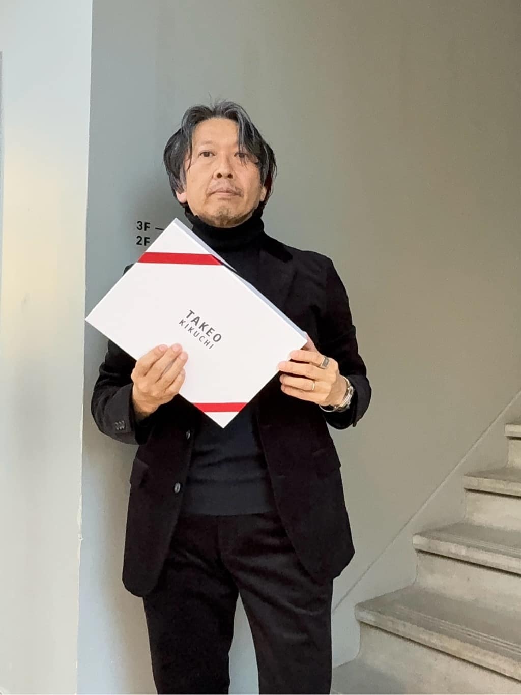 デザイナーTAKEman さんの「TAKEO KIKUCHI｜【Sサイズ～】ストレッチコーデュロイ ジャケット」を使ったコーディネート