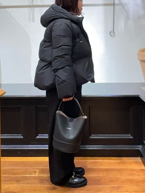 Asamiさんの「DRESSTERIOR｜シュリンクレザーバケットBAG」を使ったコーディネート