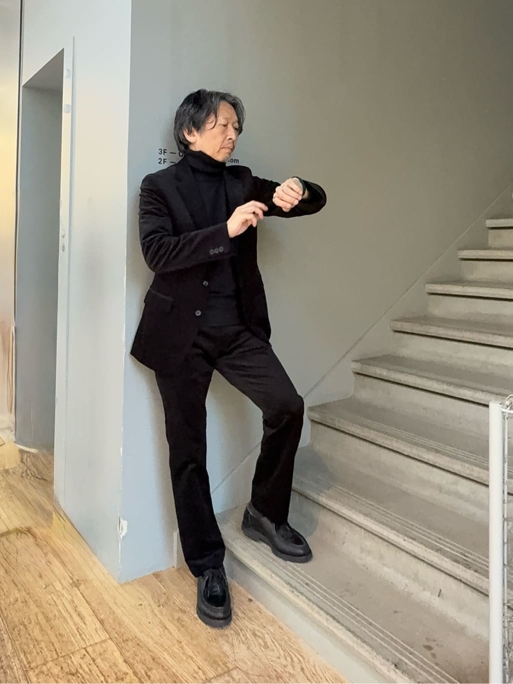 デザイナーTAKEman さんの「TAKEO KIKUCHI｜【Sサイズ～】ストレッチコーデュロイ ジャケット」を使ったコーディネート