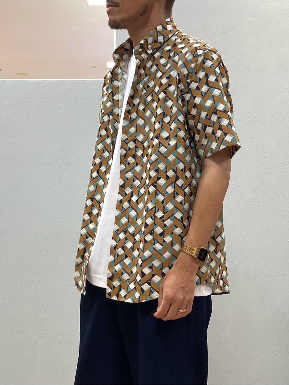 シュンさんの「TAKEO KIKUCHI｜【COOL CITY WEAR】籠目アート柄 サッカーシャツ /通気性」を使ったコーディネート