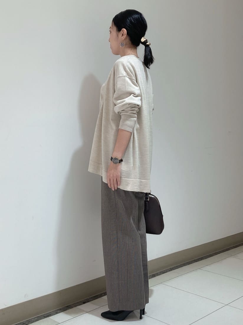 環さんの「UNTITLED｜【アンサンブル可/洗える】シルクウールカシミヤ ドルマンスリーブニット」を使ったコーディネート