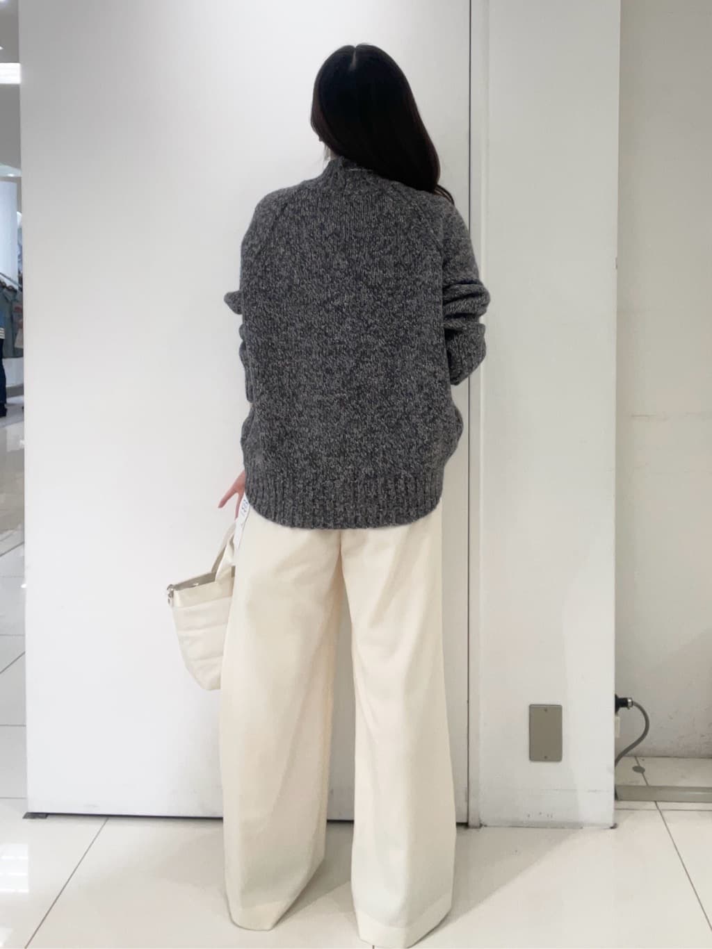 moeさんの「UNTITLED｜【洗える/ワイド/ウエストゴム】ストレッチドロストパンツ」を使ったコーディネート