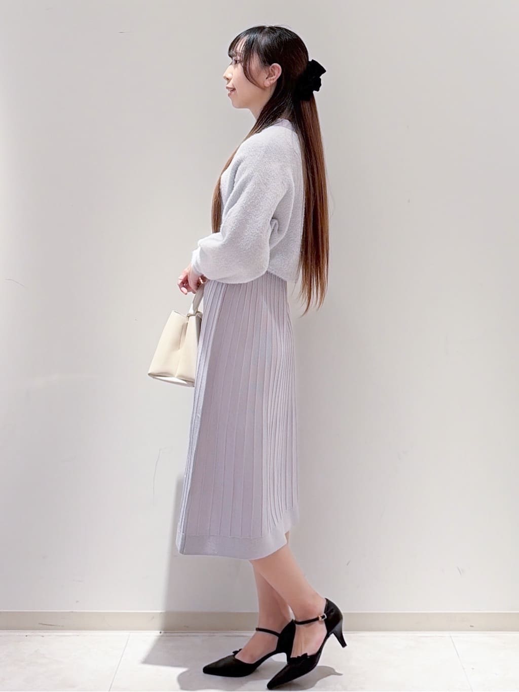 yurinaさんの「index｜ラメフェザープルオーバーセット ニットワンピース【洗濯機OK】《XS～LL》」を使ったコーディネート