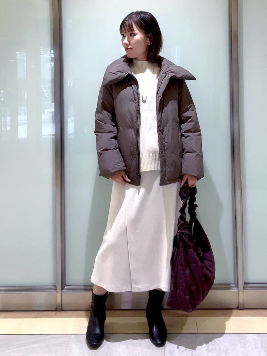 mayutaさんの「INDIVI｜【冬ニット人気NO．1！／カシミヤ混】ミドルゲージハイネックニット」を使ったコーディネート