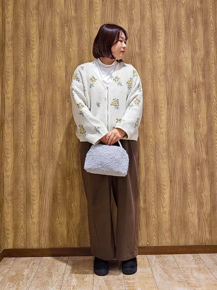 かなさんの「SHOO･LA･RUE｜【撥水/フード取り外し可】自然にくびれる あったかダイヤ柄キルトコート【CIRCRIC】」を使ったコーディネート