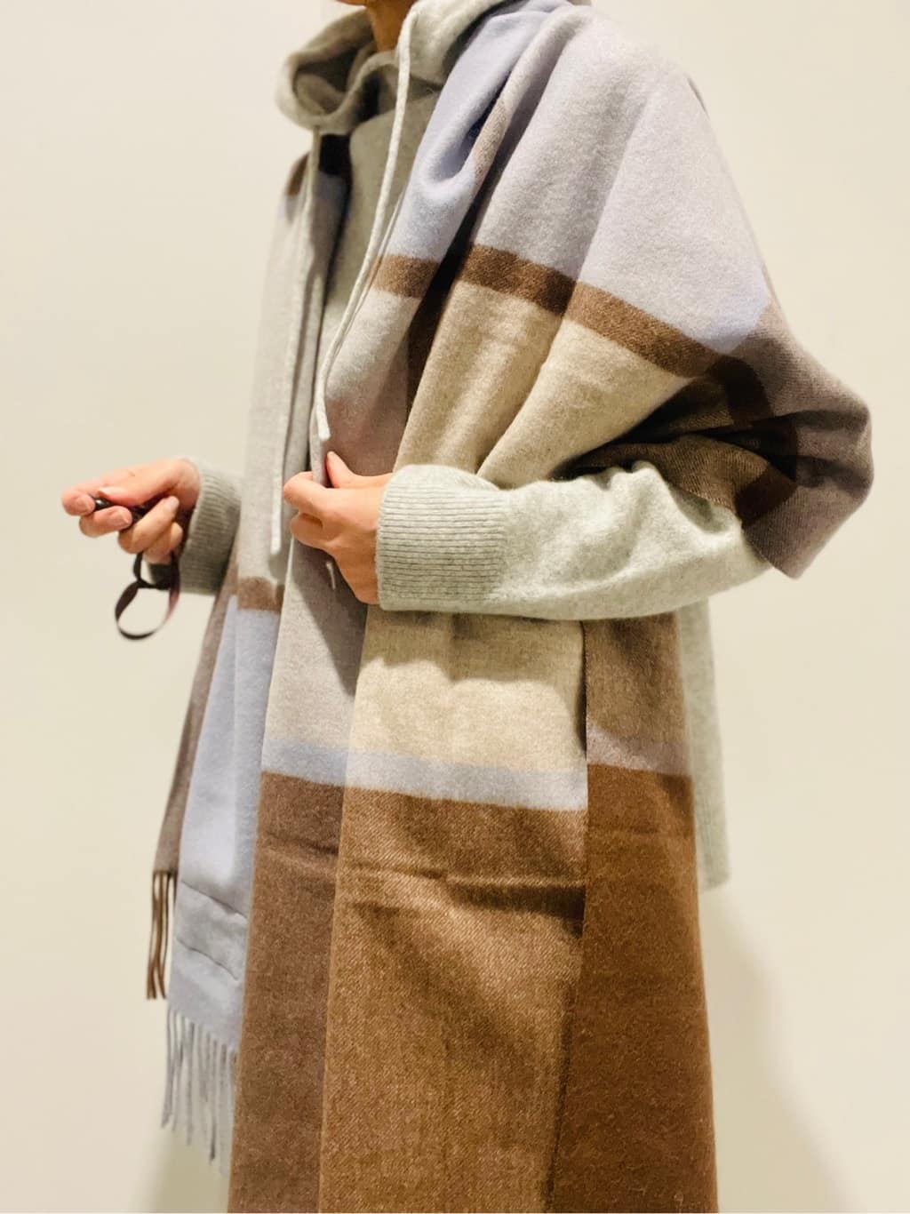 Annさんの「DRESSTERIOR｜カシミヤブレンドフードニット」を使ったコーディネート