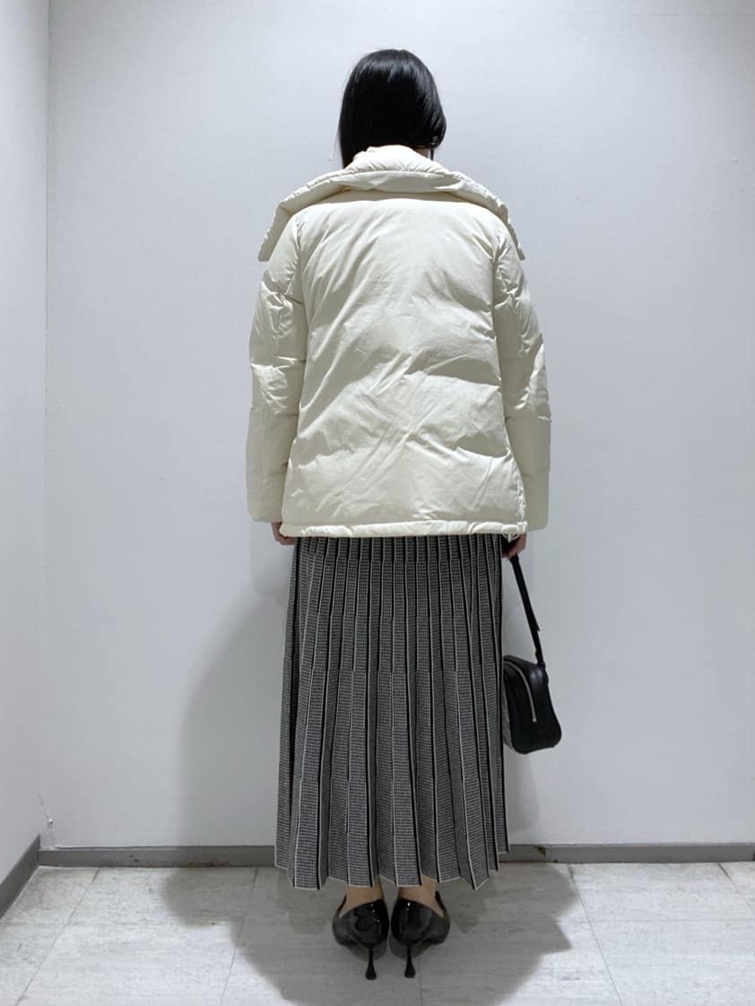 meiさんの「INDIVI｜【洗える／カシミヤ混】ボトルネック ドルマンスリーブニット」を使ったコーディネート