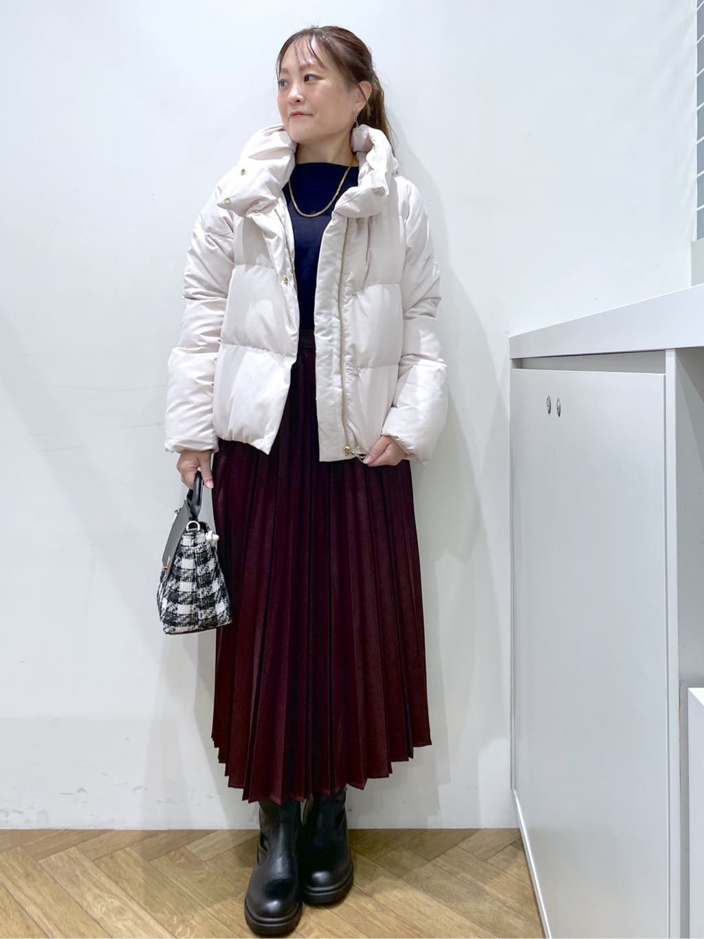 Junさんの「index｜ラメガーター編みボートネックニット【洗濯機OK】《8col／XS～LL》」を使ったコーディネート