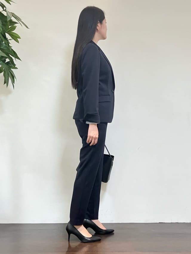 カレンさんの「UNTITLED｜【洗えるスーツ／ストレッチ】ウール混ジャージ テーラードジャケット」を使ったコーディネート