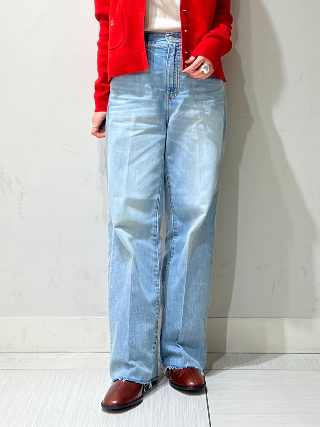 じゅんさんの「DRESSTERIOR｜センタープレス ワイドストレートデニム」を使ったコーディネート