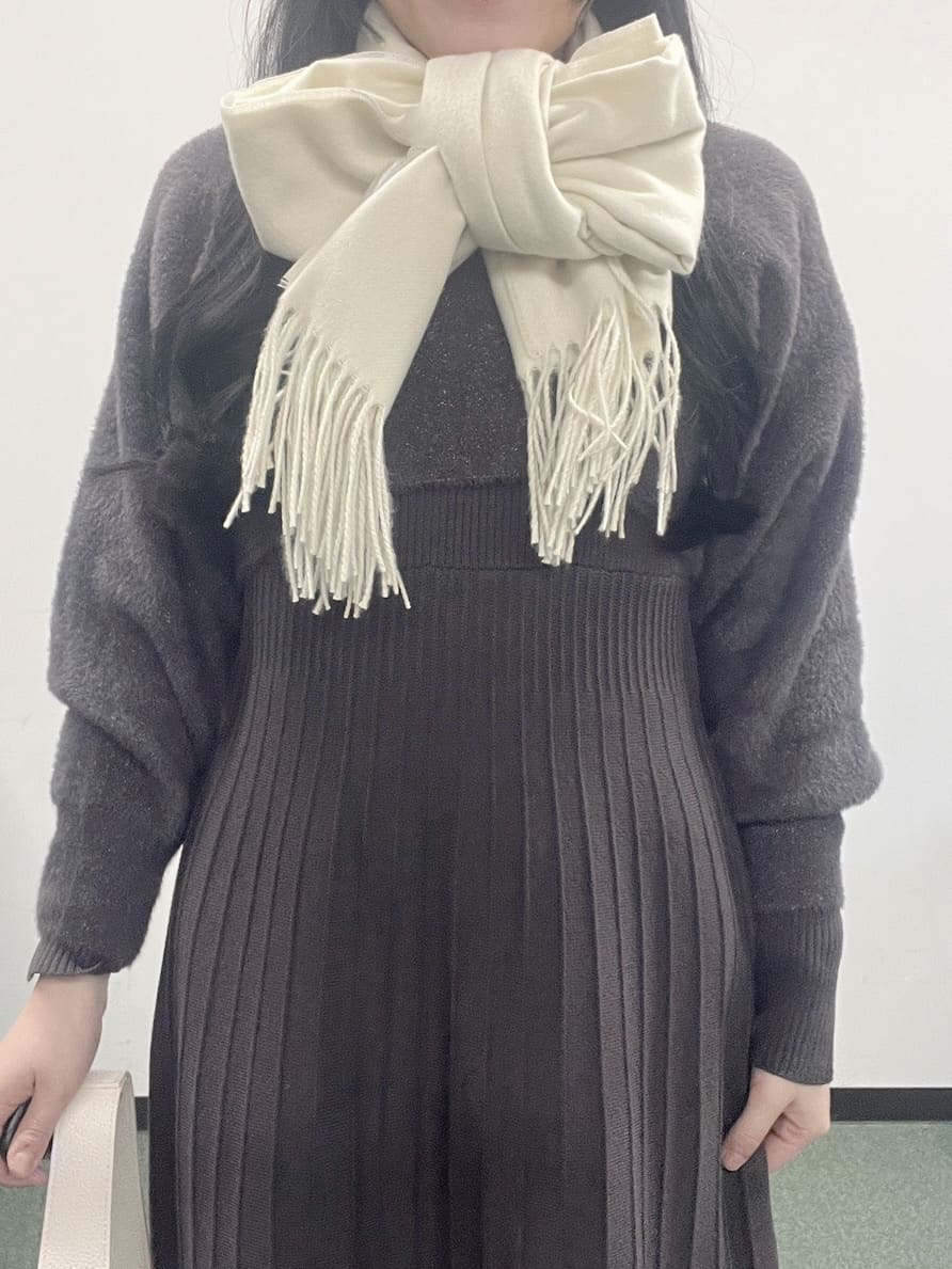 Hitomiさんの「index｜ラメフェザープルオーバーセット ニットワンピース【洗濯機OK】《XS～LL》」を使ったコーディネート
