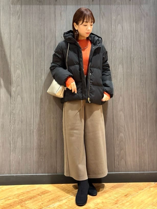 meiさんの「SHOO･LA･RUE｜【撥水/洗える】ショートフーディーダウン」を使ったコーディネート