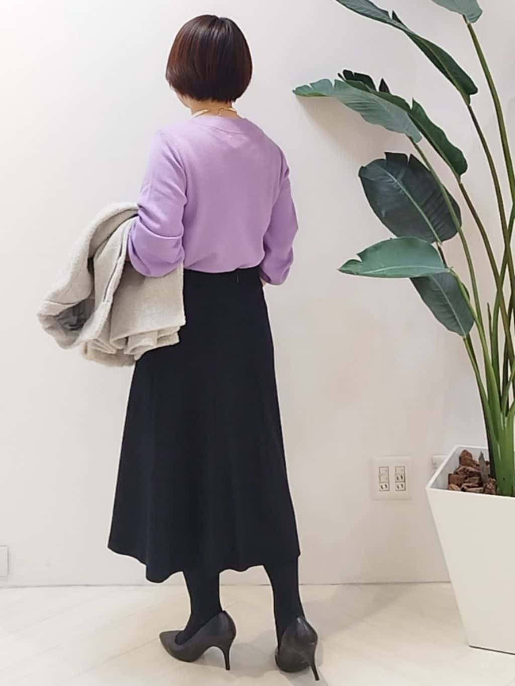 s u g iさんの「UNTITLED｜【きれいめ/洗える】ラメ入りワイドボートネックニット」を使ったコーディネート