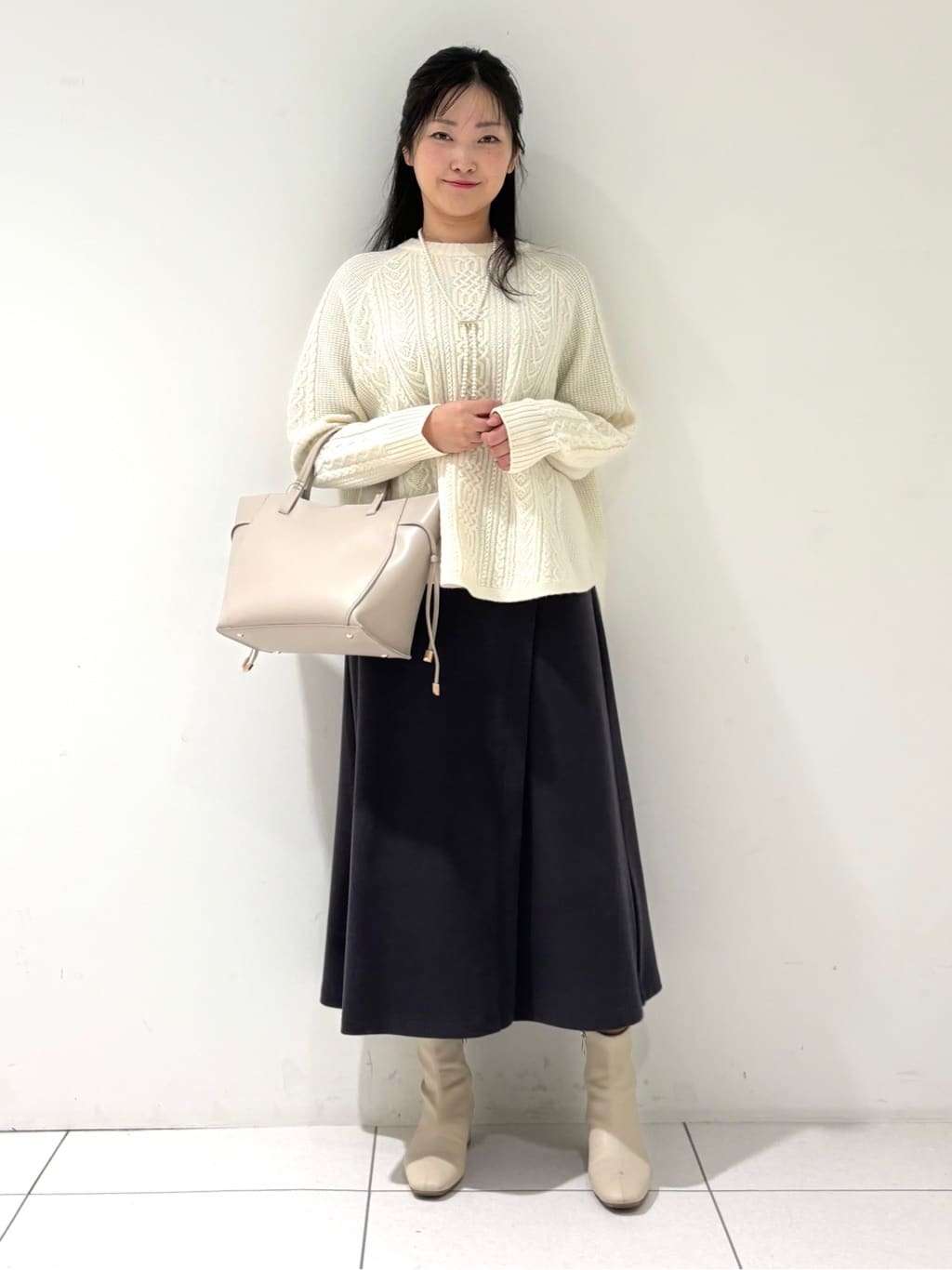momokoさんの「INDIVI｜【配色デザイン／ショート丈】ウールリバー ノーカラーコート」を使ったコーディネート