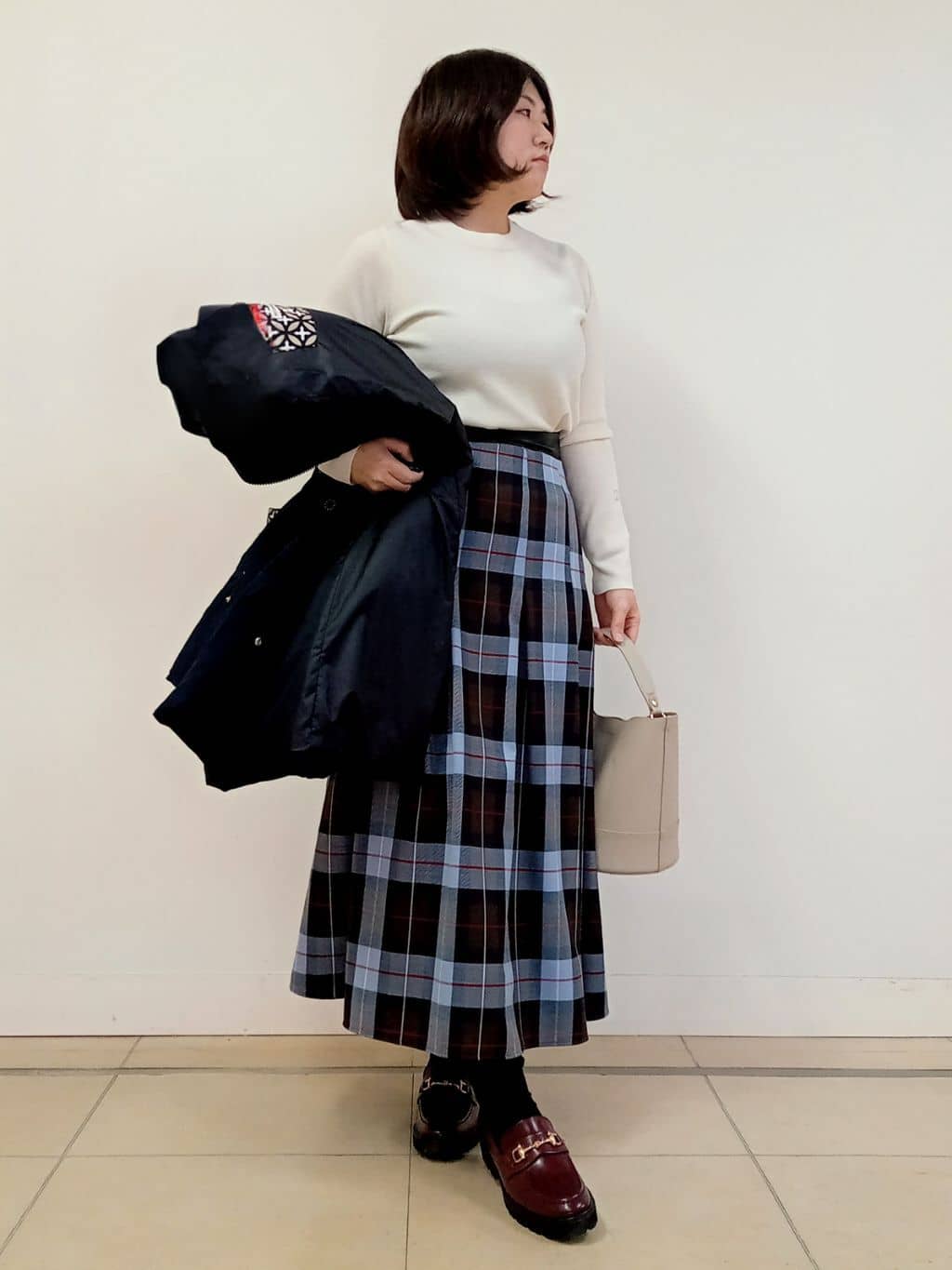 emiさんの「DRESSTERIOR｜ストレッチフルニードルニット」を使ったコーディネート