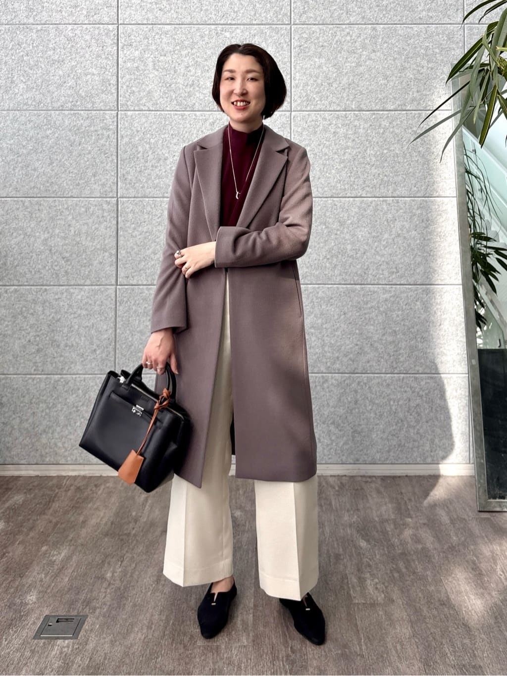 yuriさんの「INDIVI｜【洗える／毛玉になりにくい】エクストラファインウール ハイネックニット」を使ったコーディネート