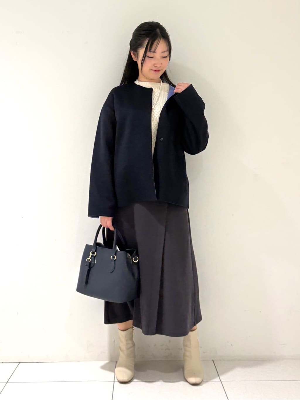 momokoさんの「INDIVI｜【配色デザイン／ショート丈】ウールリバー ノーカラーコート」を使ったコーディネート