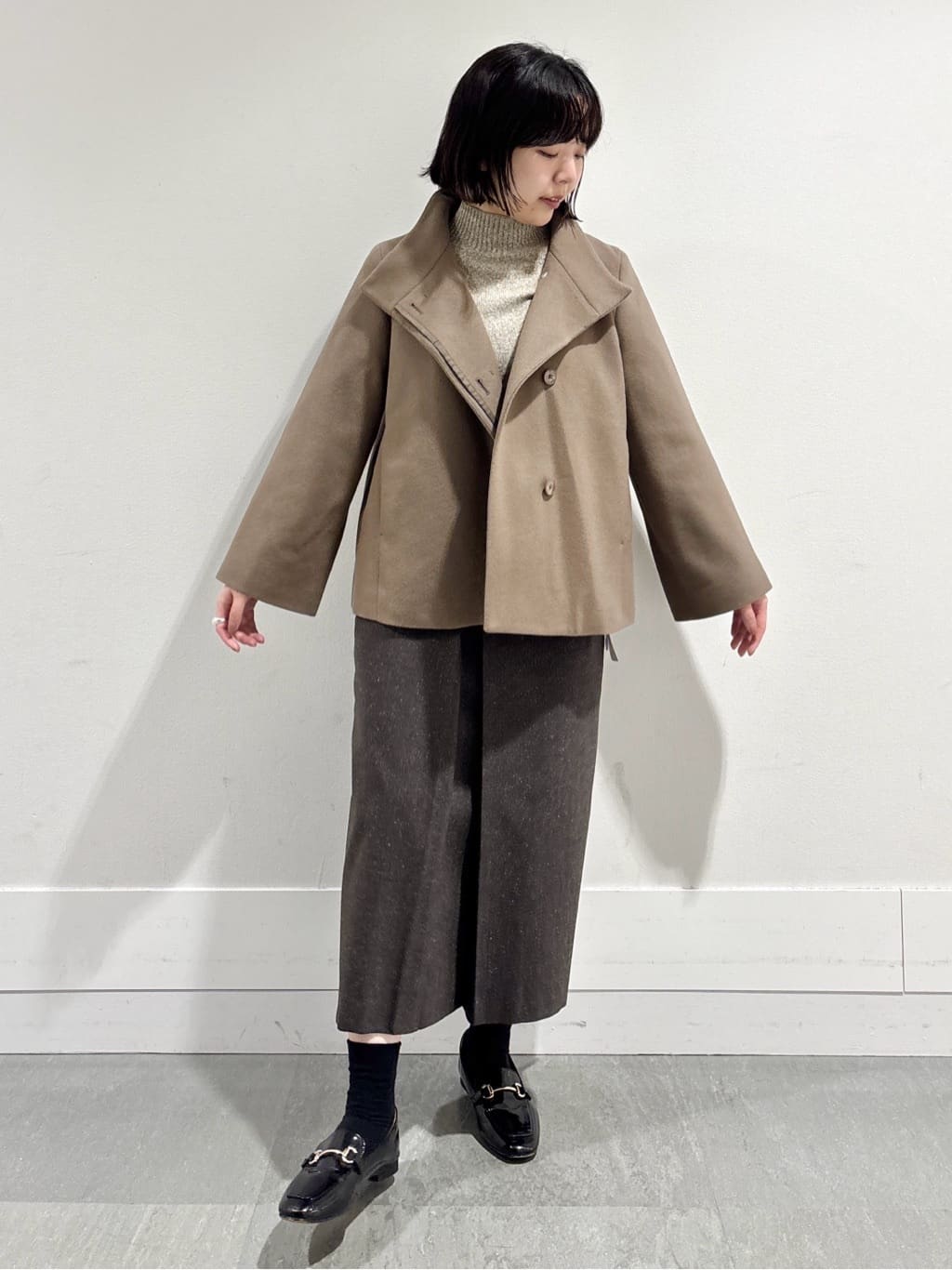 モエカさんの「UNTITLED｜【着回しが効く／オンオフアウター】ウールショートコート」を使ったコーディネート