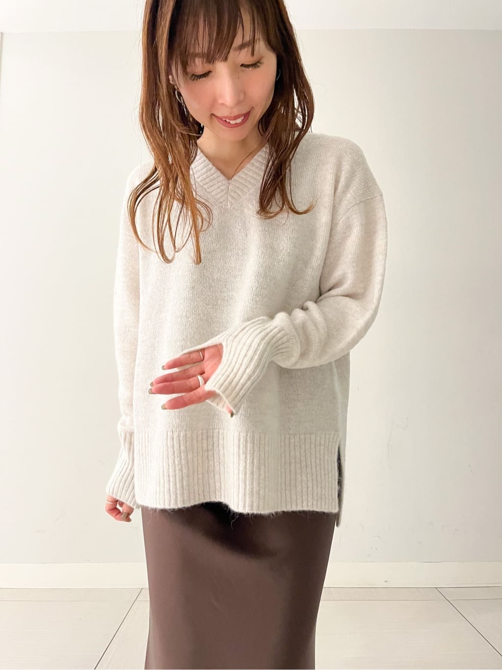 じゅんさんの「DRESSTERIOR｜アルパカブレンドVネックニット」を使ったコーディネート