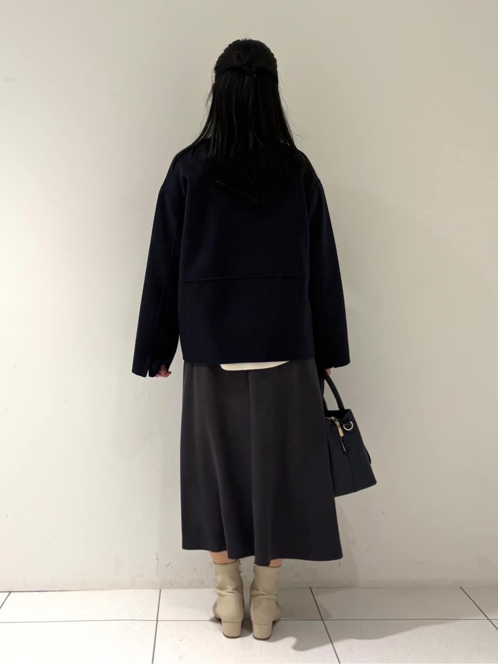 momokoさんの「INDIVI｜【配色デザイン／ショート丈】ウールリバー ノーカラーコート」を使ったコーディネート