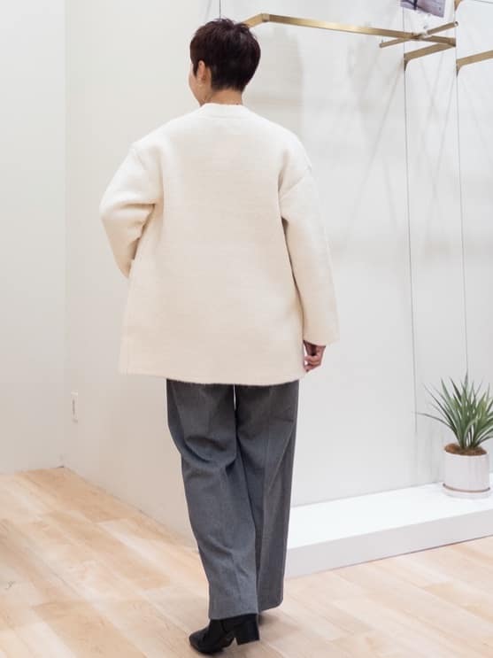 シュウコさんの「grove｜軽やかに着流す　ブークレニットコーディガン」を使ったコーディネート