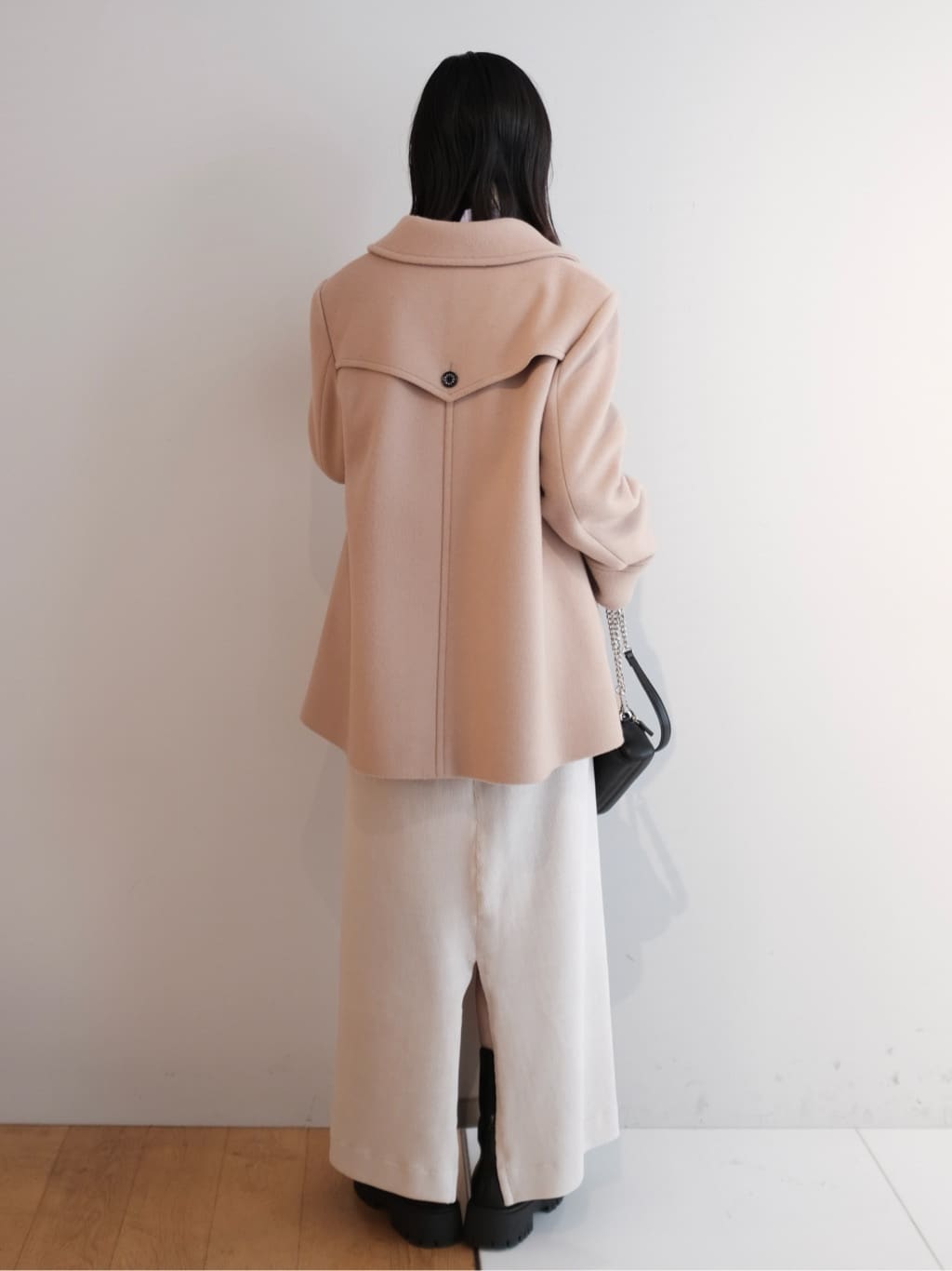Kishimotoさんの「DRESSTERIOR｜コーデュロイジャージタイトスカート」を使ったコーディネート