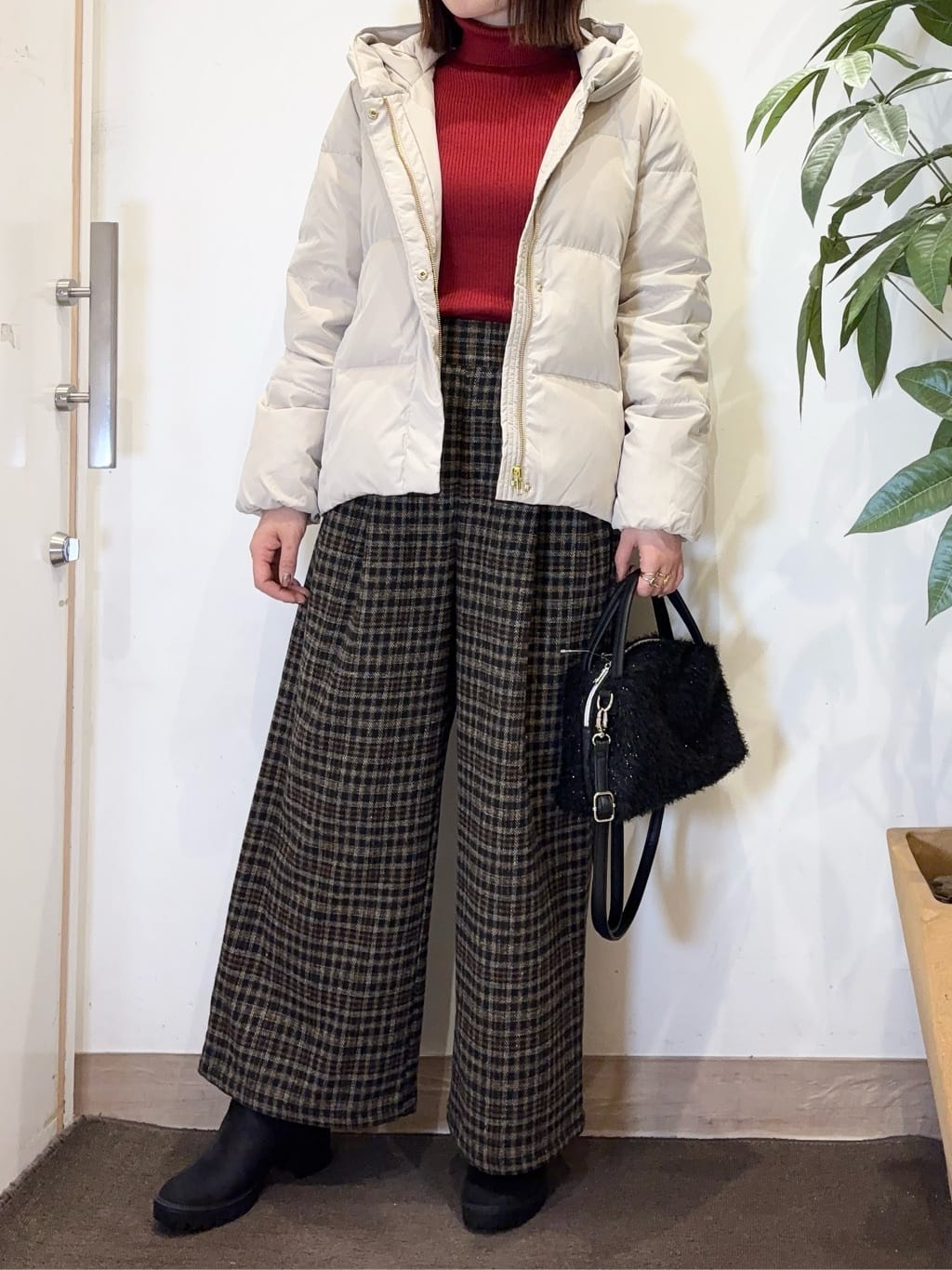 宗形さんの「SHOO･LA･RUE｜【撥水/洗える】ショートフーディーダウン」を使ったコーディネート