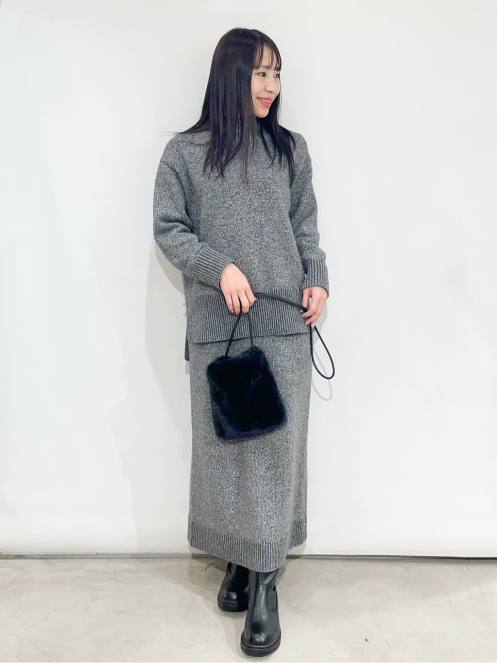 sayaさんの「OPAQUE.CLIP｜ラメスパンコールナロースカート／セットアップ対応可【洗濯機OK】」を使ったコーディネート